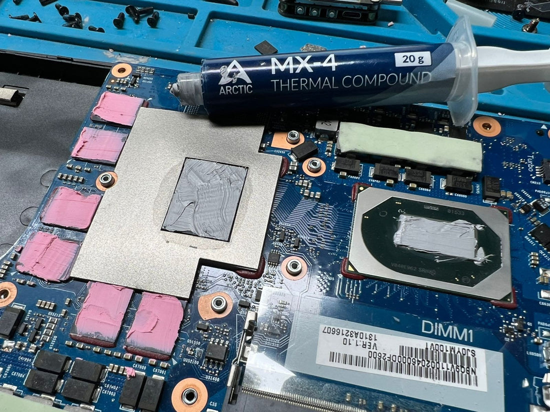 El asesino silencioso de notebooks: Por qué el calor mata los componentes internos