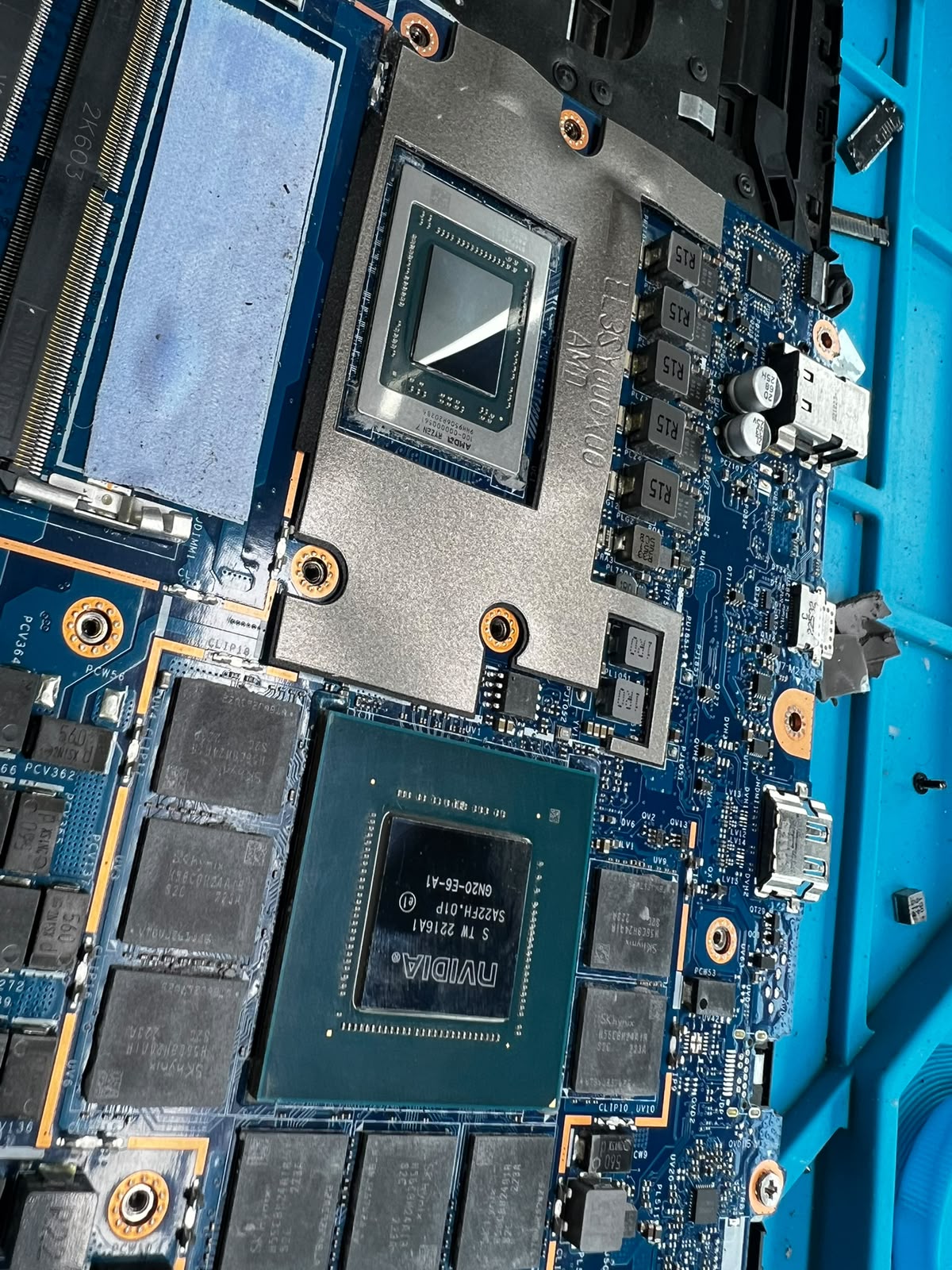 Reparación a nivel de componente: reballing de GPU y CPU en notebook